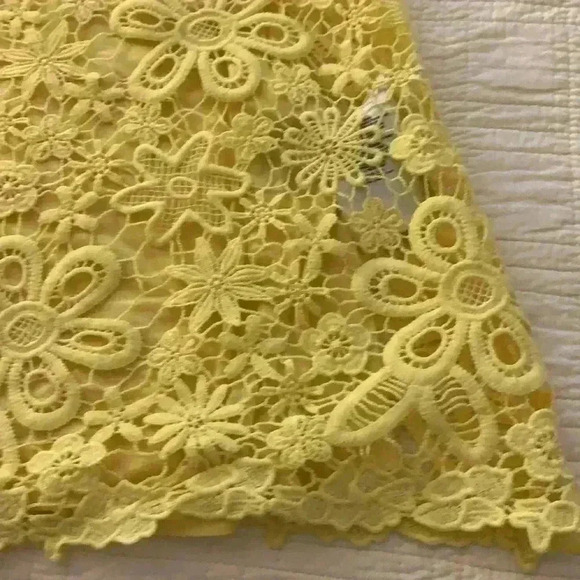 Guess - Picture 3 of 4